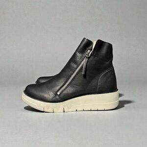 🌻NEW Miz Mooz Lando Black Leather Wedge Sneaker Women’s 40 = US Size 9-­9.5